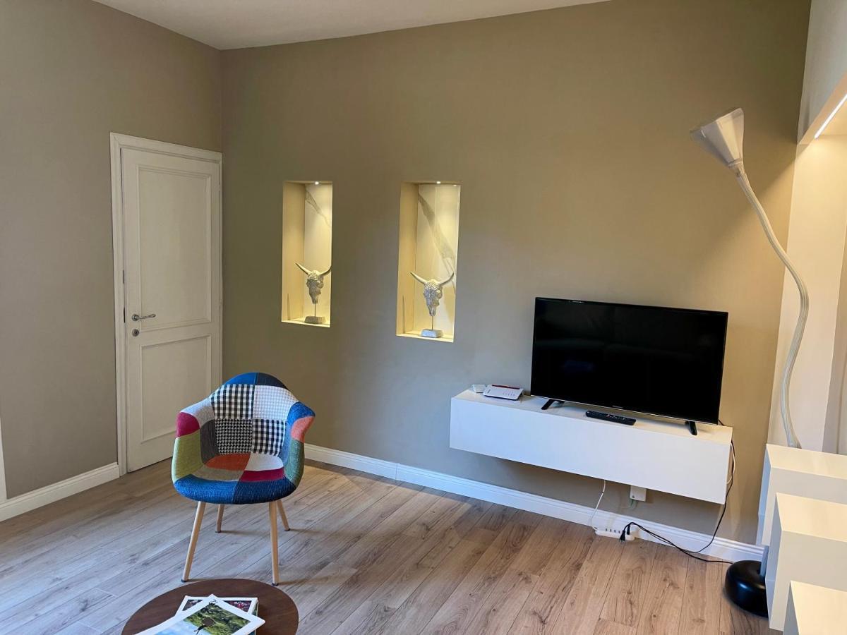 Luxury Apartment In City Center Floransa Dış mekan fotoğraf