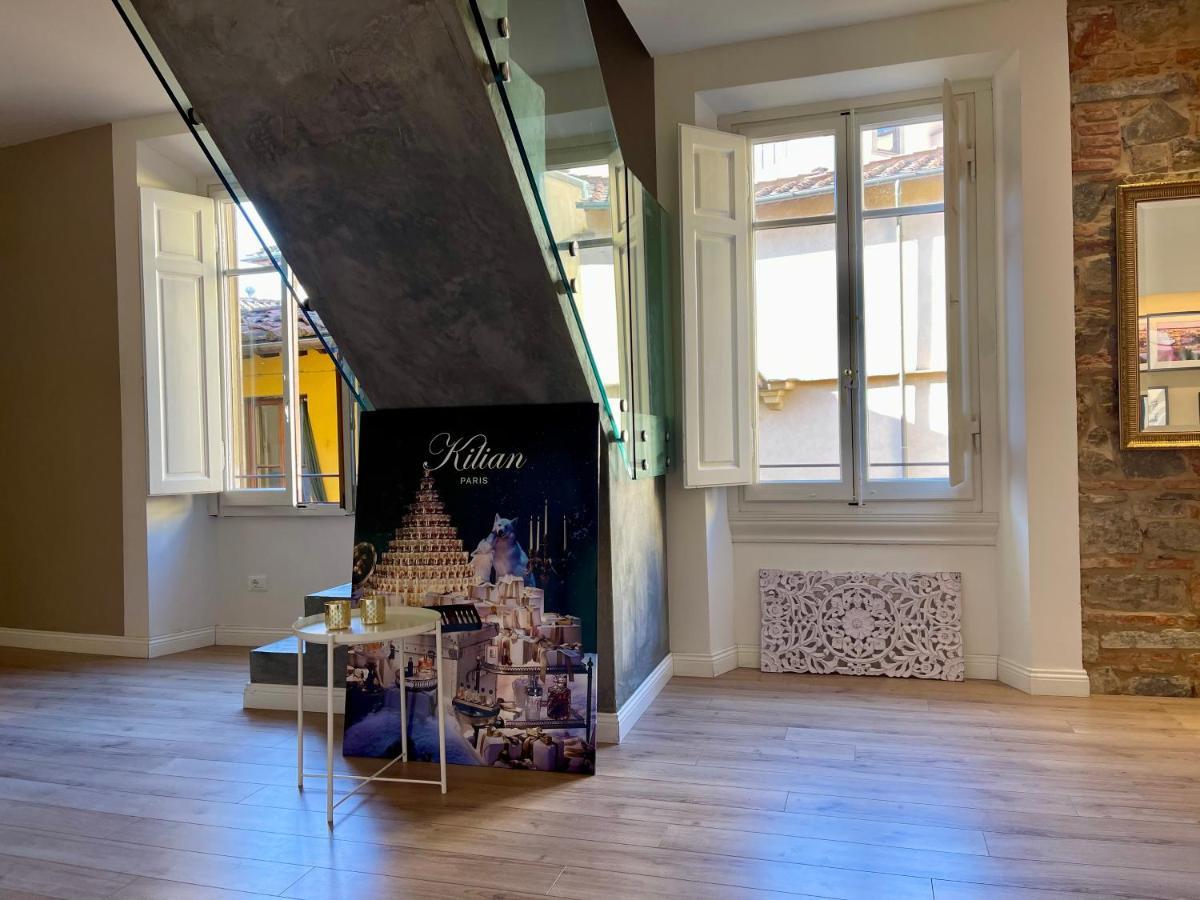 Luxury Apartment In City Center Floransa Dış mekan fotoğraf
