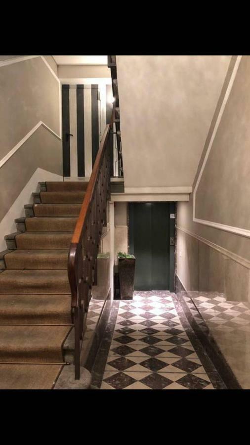 Luxury Apartment In City Center Floransa Dış mekan fotoğraf