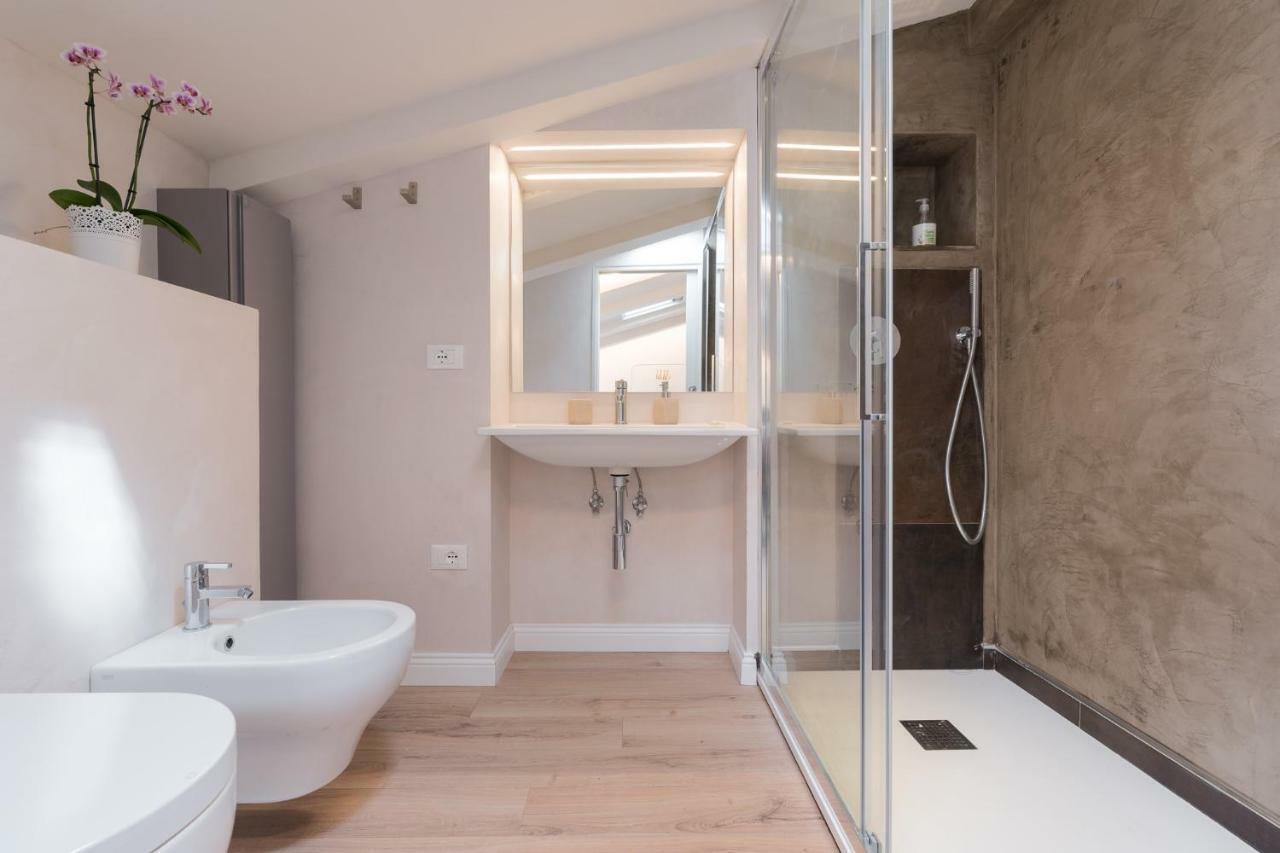 Luxury Apartment In City Center Floransa Dış mekan fotoğraf