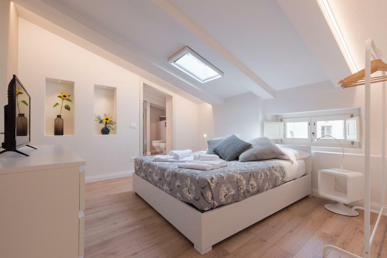 Luxury Apartment In City Center Floransa Dış mekan fotoğraf